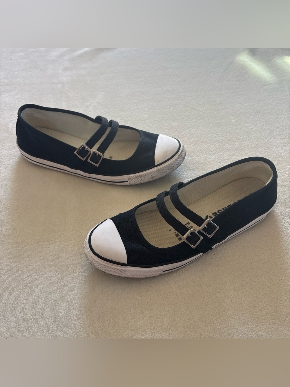Converse All Star Dainty Mary Jane Buckle Flats Sneakers Size 8.5